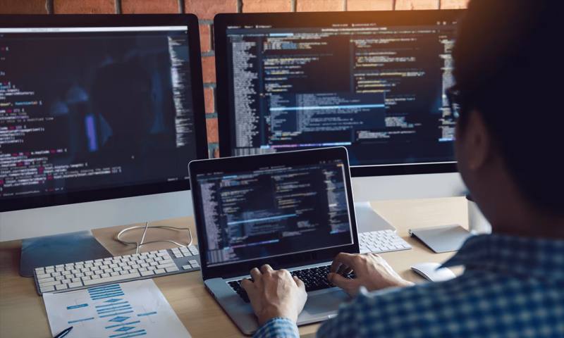 数据科学选型:R与Python如何赋能扎囊县网站建设?